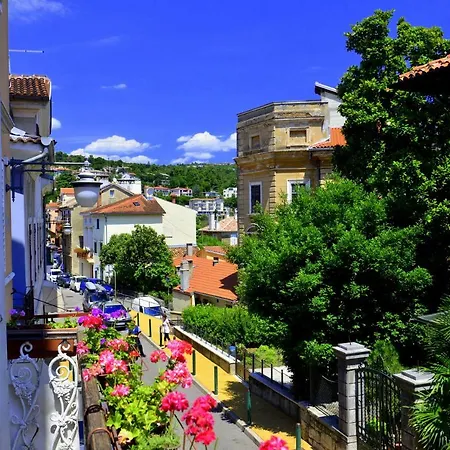 Apartment Charming 2 Min From The